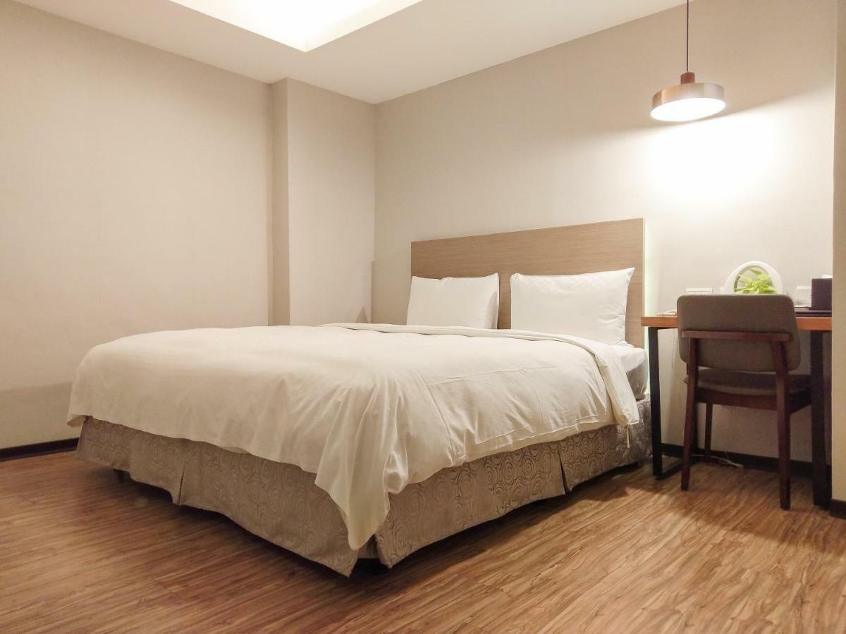 Lan Ting Business Inn Тайбэй Экстерьер фото